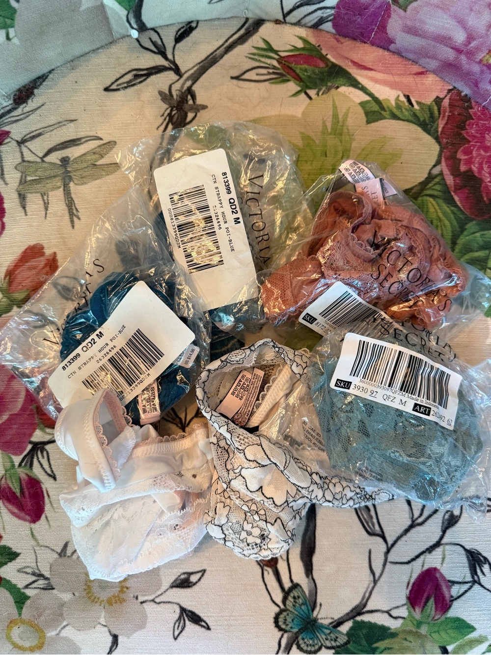 Victoria's Secret Thong Panties NWT Lot of 6 Size Medium